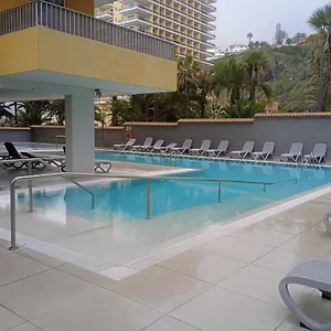 https://live-puerto-de-la-cruz-las-palmeras.tenerifehoteles.net